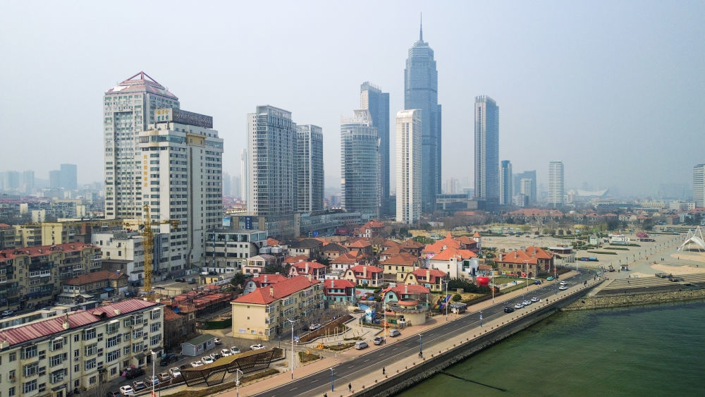 烟台市城区（无人机照片）。新华社记者 徐速绘 摄