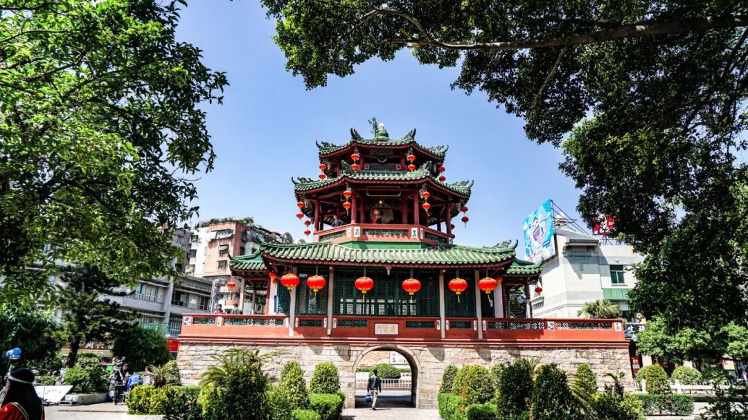 摄图网_501609393_广东揭阳的进贤门(企业商用).jpg