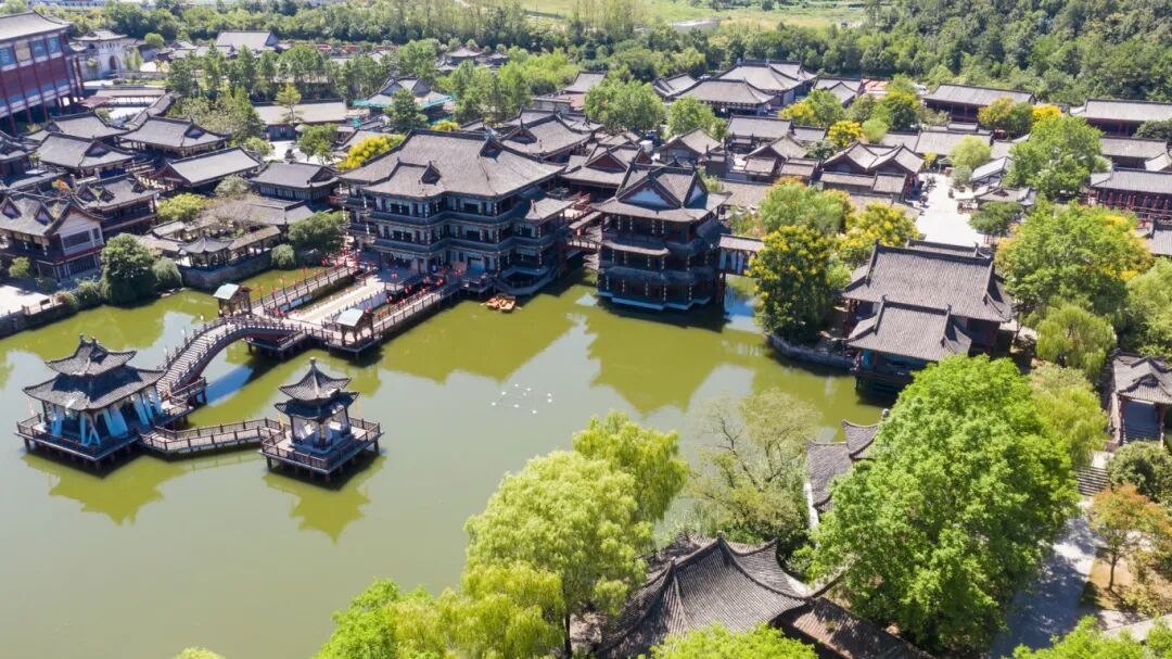 摄图网_501792313_浙江金华横店景区清明上河图风光(企业商用) (1).jpg