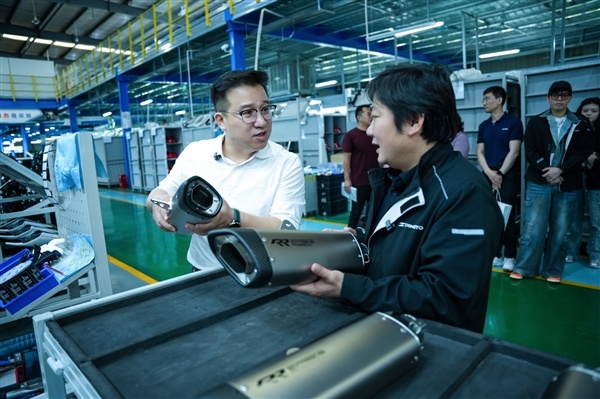 荣耀关海涛：张雪是年轻版的李书福