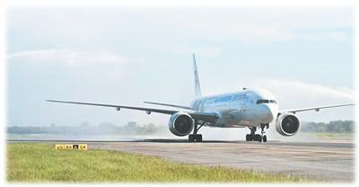 中国东航“上海—奥克兰—布宜诺斯艾利斯”航线开通当日，飞机抵达布宜诺斯艾利斯机场。管毓莹摄