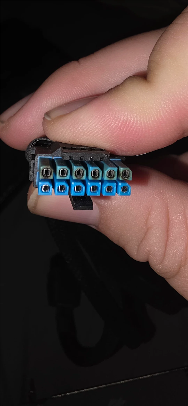 12V-2x6再出事！仅用4个月的RX 9070 XT烧接口：玩家吓得再不敢碰16针