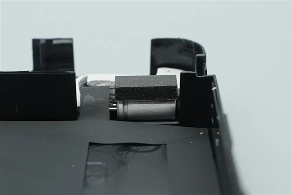 拆解报告:小米金沙江10000mAh 45W超薄磁吸移动电源