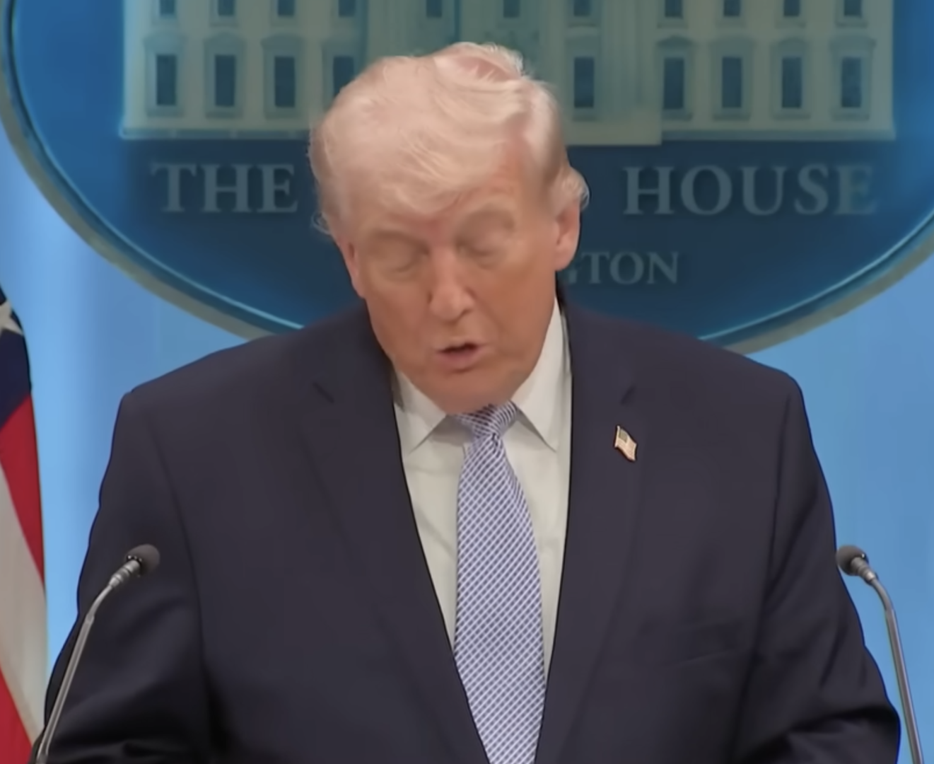 ▲特朗普6日在白宫举行的新闻发布会上透露了更多有关惊险救援的细节