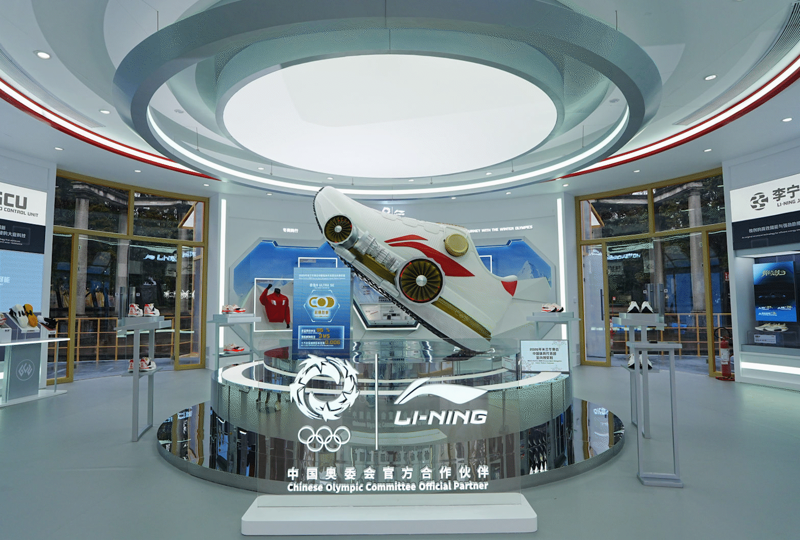 米兰冬奥会“中国之家”展示中国专业运动装备科技创新成果