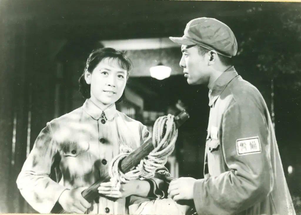 《霓虹灯下的哨兵》剧照