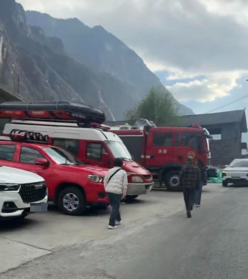 ▲事发后,消防救援迅速到场救援