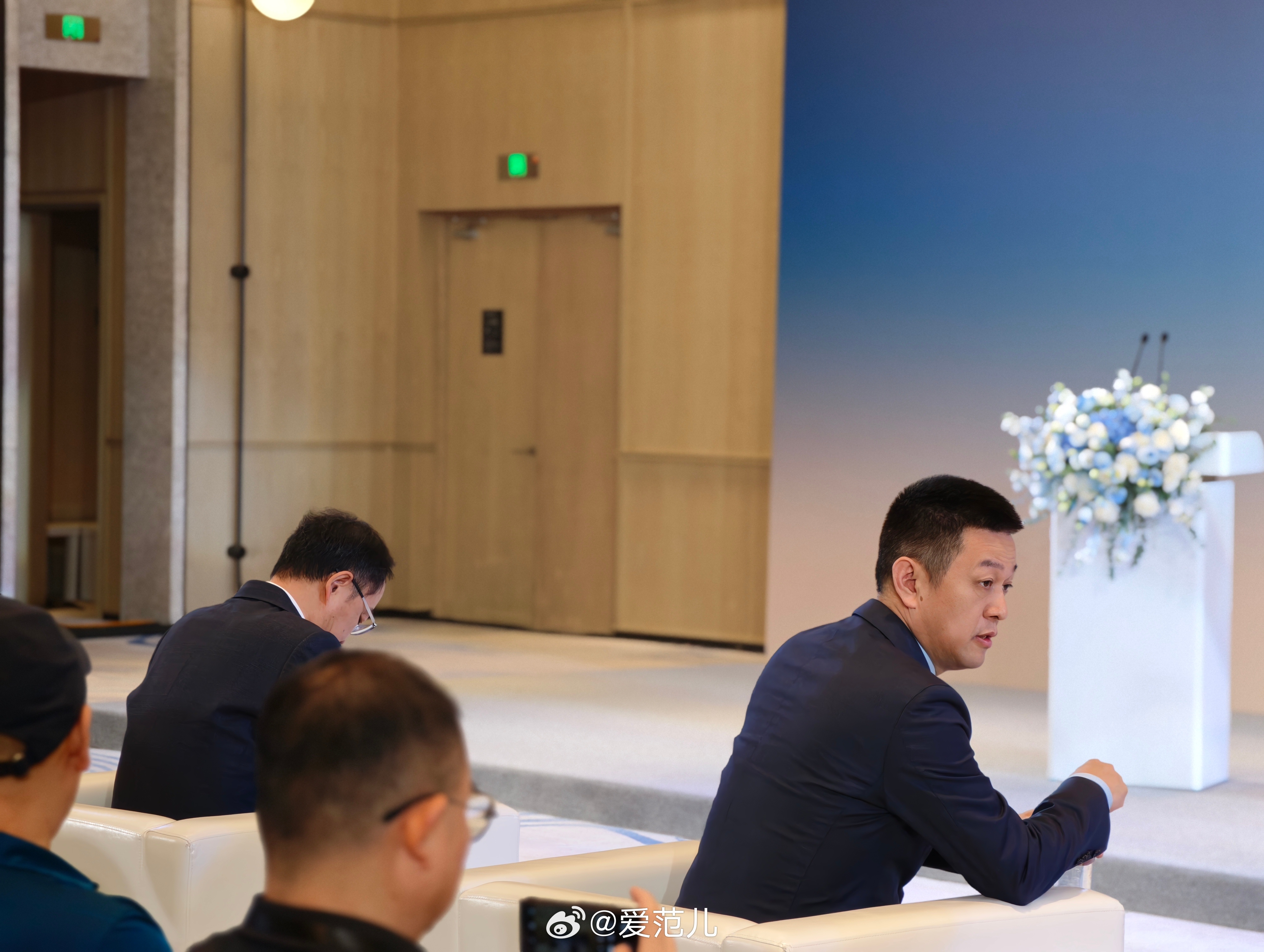 【蔚来公司与吉利控股集团达成充换电领域全面战略合作】 2026年9月