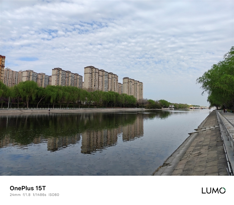 小屏不妥协配置反升级！一加15T手机深度评测：小巧玲珑的满血性能旗舰