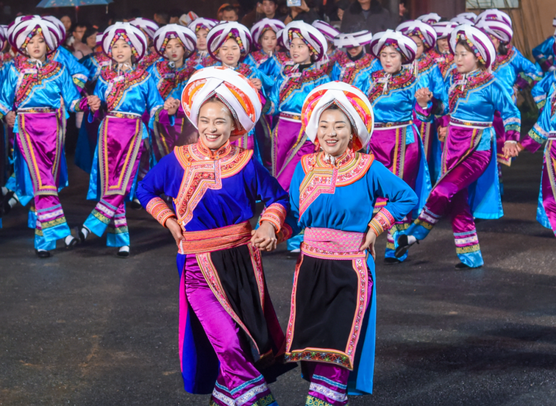 “阿妹戚托”彝族踢踏舞