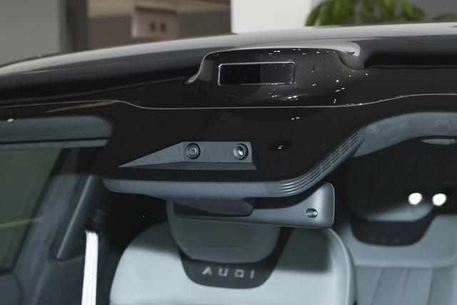 奥迪E7X,CLTC纯电续航751km,900V快充,3.9秒破百,3060mm轴距-有驾