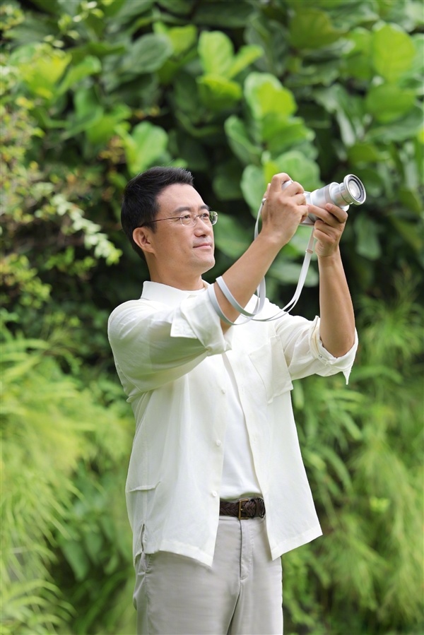 何刚晒华为睿影Z10模块相机实拍:24240mm一镜搞定全场景拍摄