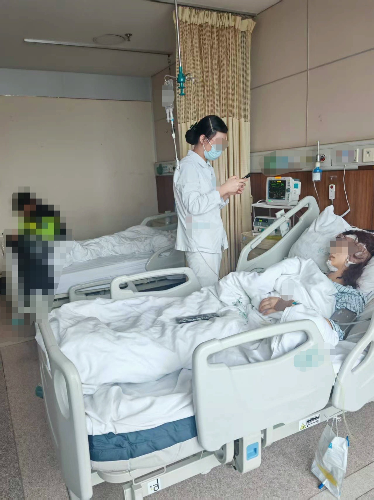 小陈在医院接受救治（受访者供图）