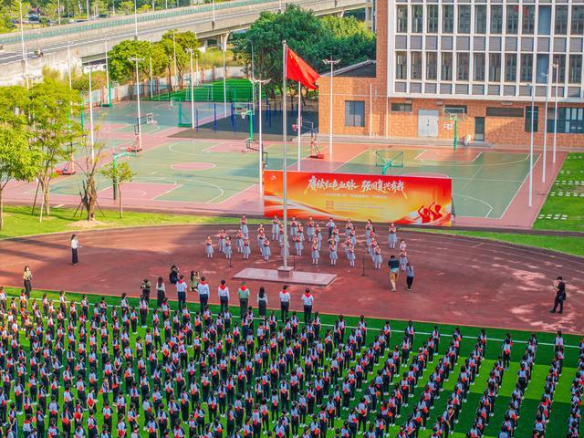 9月28日，2026年佛山市“向国旗敬礼”主题活动，顺德大良玉成小学活动现场。
