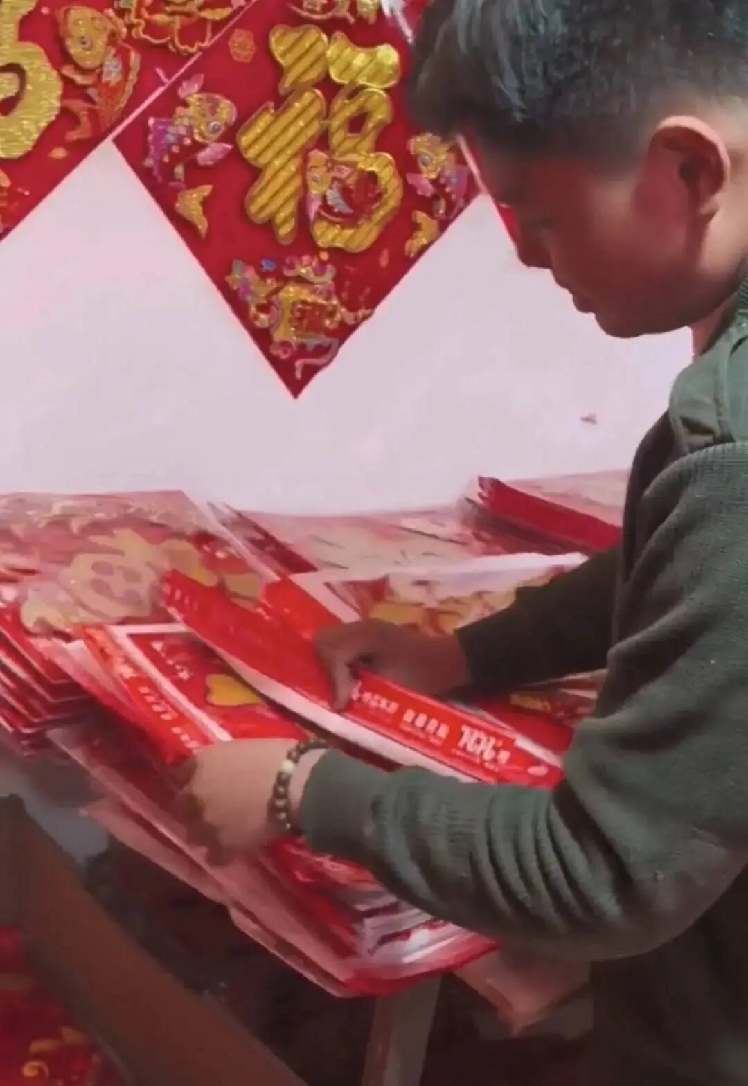 小高在进货。网传视频截图