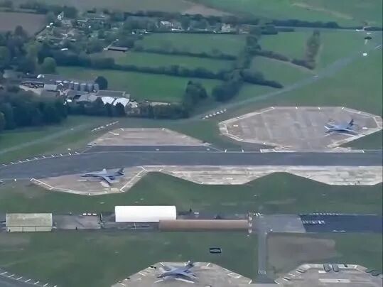 英国追查空军基地“恐袭”线索，第七人被捕_京报网