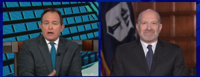 美国商务部长卢特尼克(右)接受CNBC采访。 视频截图