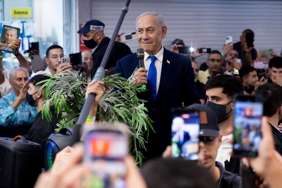 正在参加竞选活动的内塔尼亚胡视觉中国