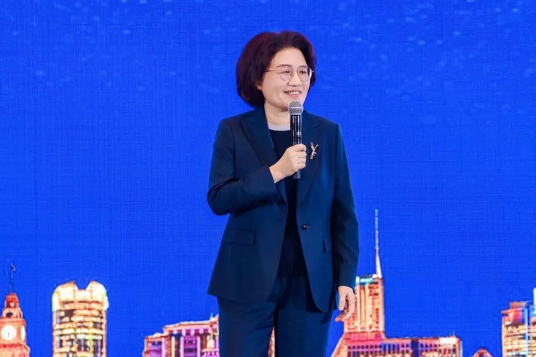 何庭波