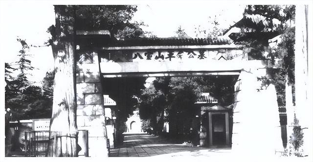 周恩来坚持建革命公墓，八宝山守庙太监却反问：这是逼我走绝路？