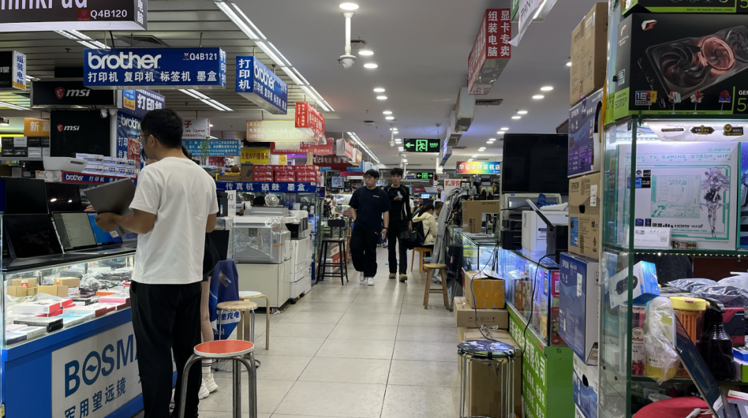 华强电子世界。上证报记者 杨子晏 摄