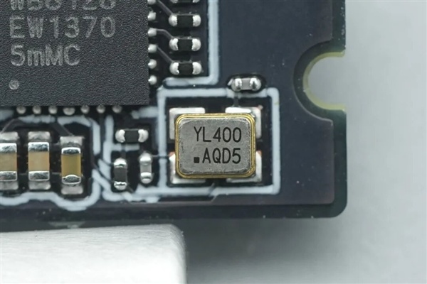 拆解报告:小米金沙江10000mAh 45W超薄磁吸移动电源