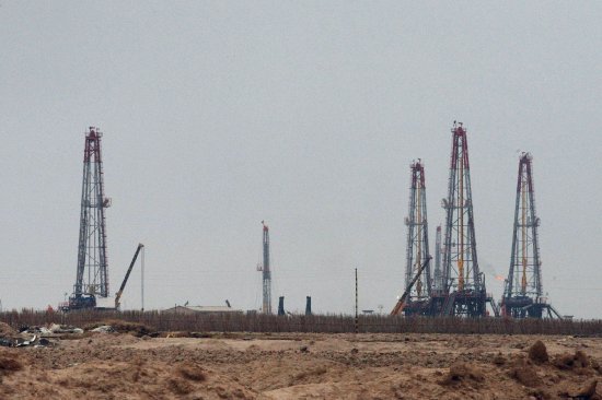 伊拉克Basra附近的鲁迈拉油田