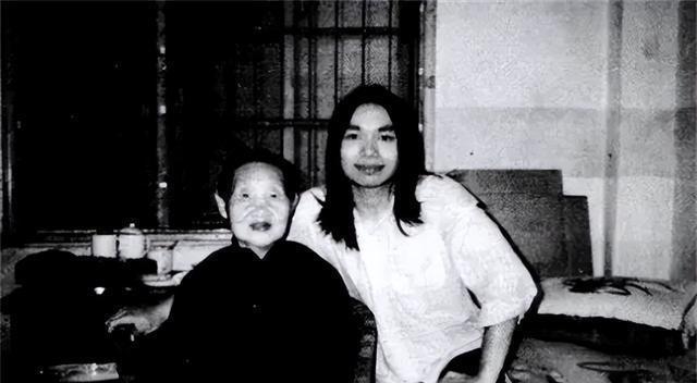 粟裕家保姆退休准备离开，楚青一把挽留：你哪里也不要去，我们给你养老，一辈子放心在这儿生活