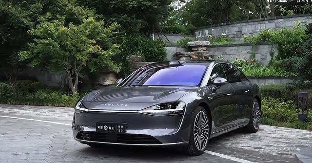 狂飙两百公里，先开享界S9再换奔驰S400，实测差距一目了然！-有驾