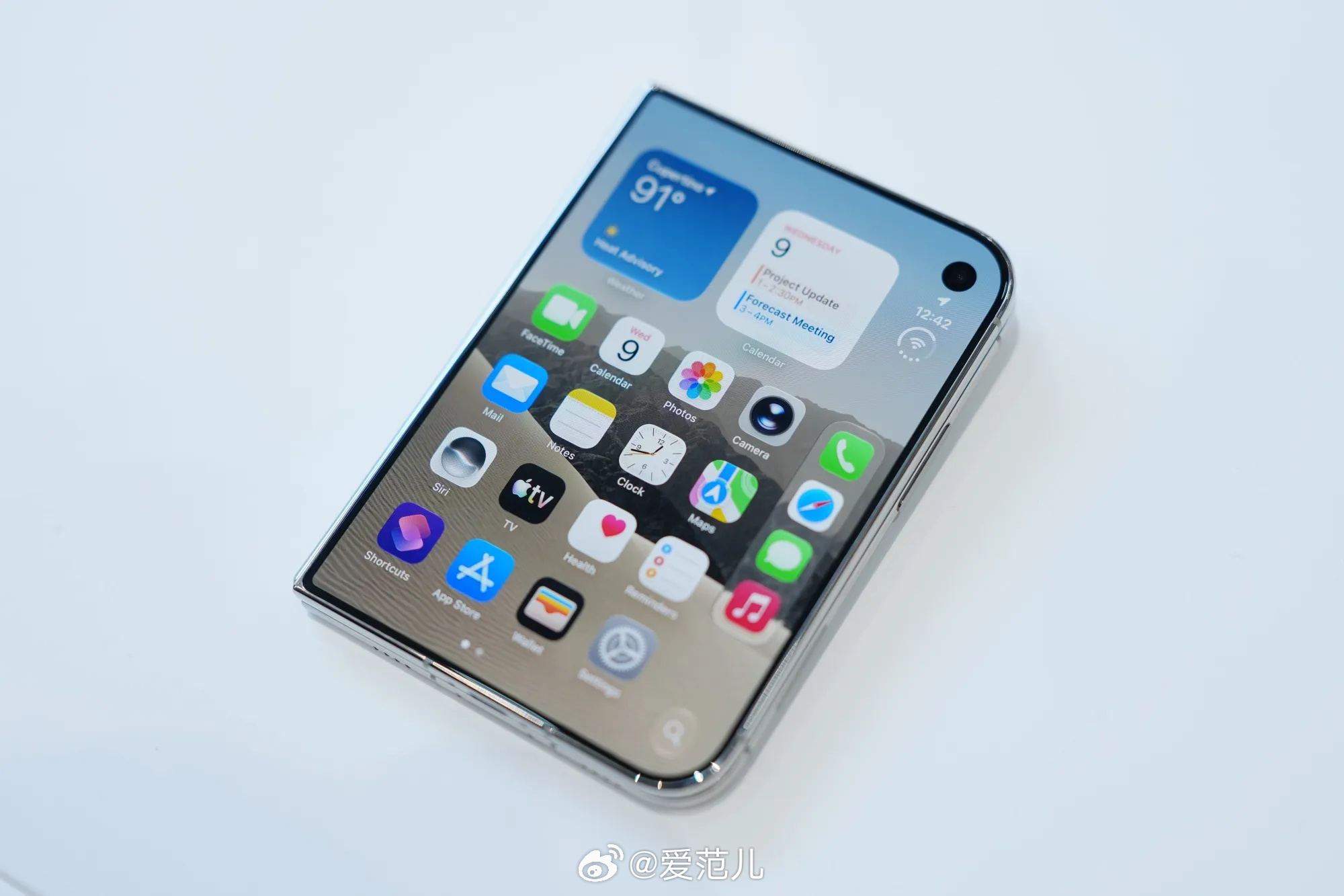 【Gurman:iPhone Duo 有望成为苹果历史级产品】 #苹