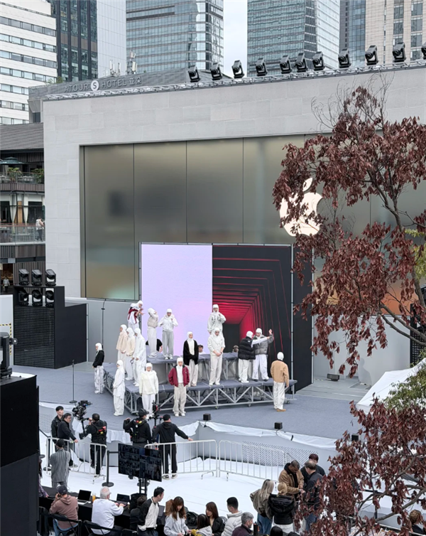 苹果成立50周年全球庆来了！成都太古里Apple Store彩排现场曝光