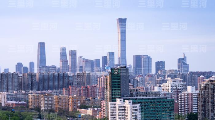 资料图为远眺北京国贸CBD。中新社记者 张祥毅 摄