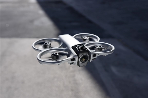 大疆首款全景无人机DJI Avata 360发布:8K画质、O4+全高清图传 2788元起