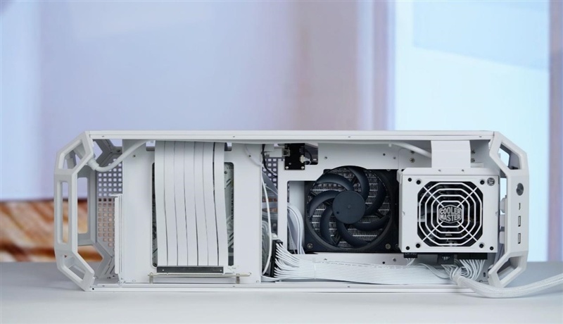 满血塞进RTX 5080与锐龙9 9950X3D!七彩虹iGame LAB Vulcan Armor火神战甲定制主机评测:地表最强ITX主机