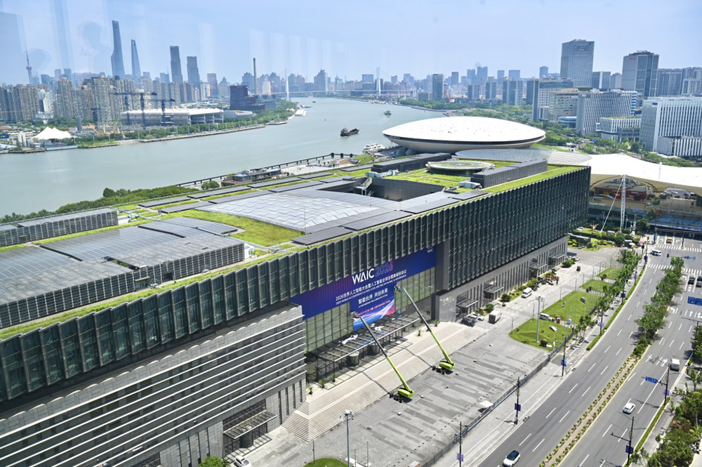 7月14日,作为WAIC2026主论坛的所在地——上海世博中心已经准备好迎接盛会。