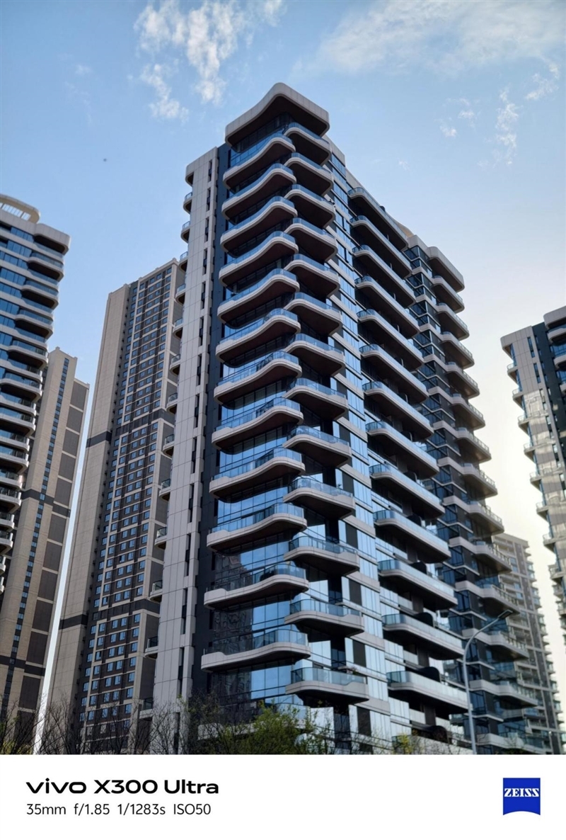 14-400mm终极全焦段!vivo X300 Ultra手机全面评测:依然是年度影像机皇