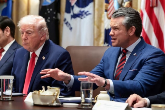 赫格塞思当地时间29日在内阁会议上发表讲话 图源:外媒报道配图