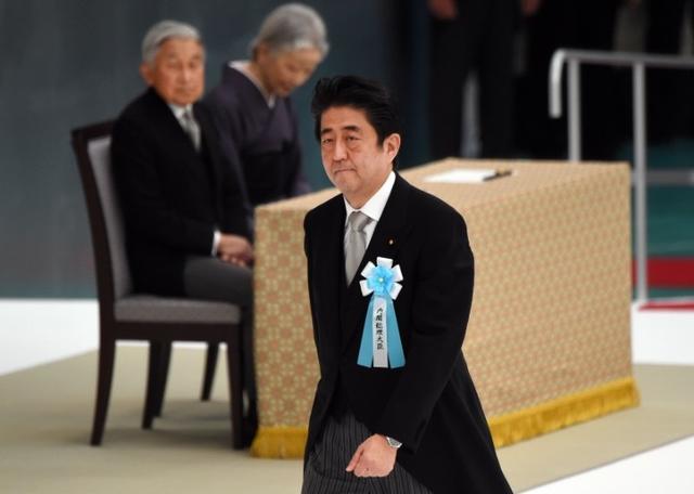 从2013年起，安倍晋三开始拒绝“反省”和“承认错误”