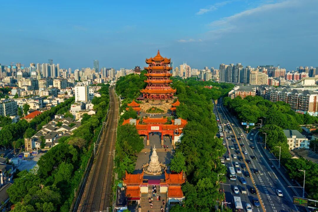 摄图网_701257069_航拍武汉黄鹤楼传统现代建_(企业商用) (1).jpg