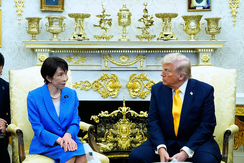 3月19日,美国总统特朗普会见日本首相高市早苗。(视觉中国)