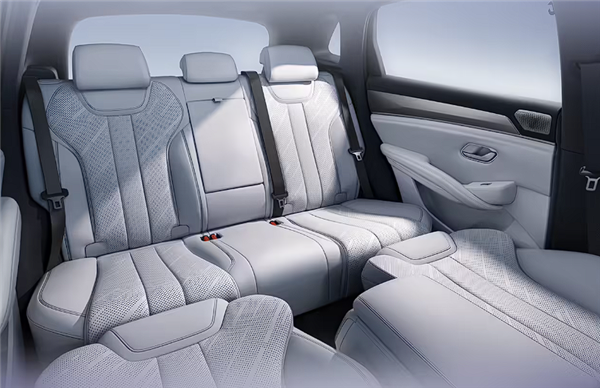 自驾游神器!比亚迪宋Ultra EV内饰公开:座椅可秒变双人大床