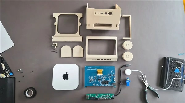 内置苹果Mac Mini！荷兰设计师打造10:1乐高积木电脑