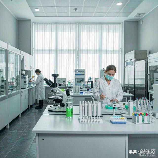 图2|洁净实验室里的分子诊断,是公共卫生预警的第一道关口