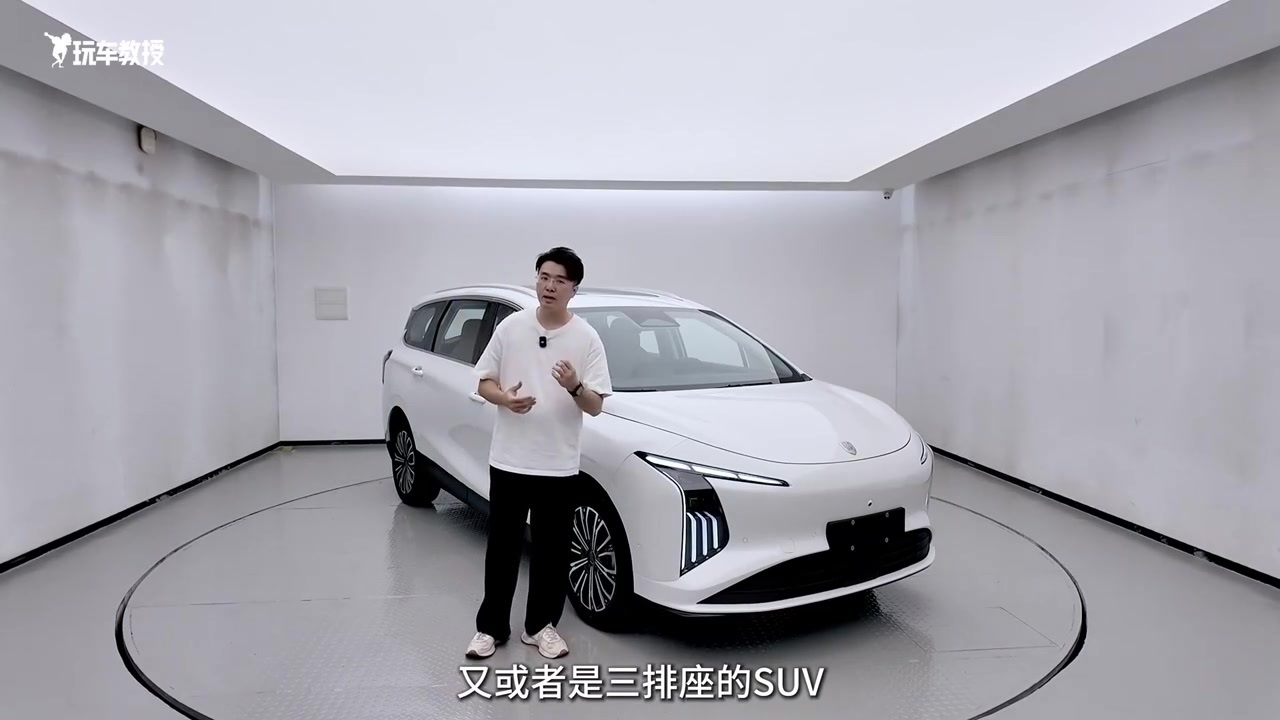 10万预算买二排大空间、三排不憋屈！探店星海V6