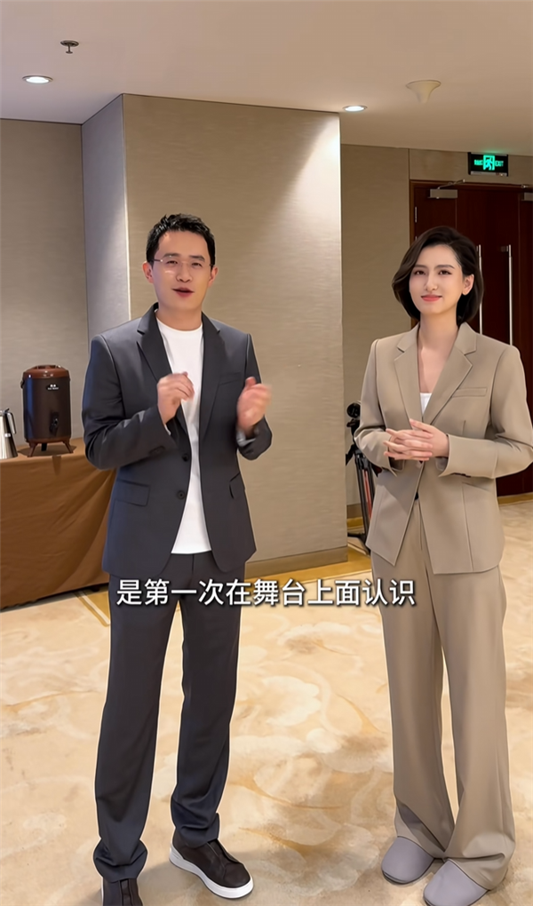 与OPPO最美产品经理同天离职引热议 王腾澄清：之前真不认识Monica