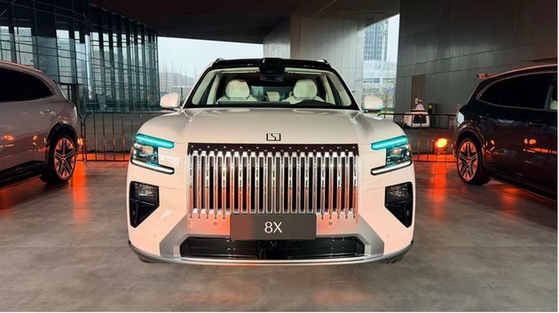 直面BBA极氪8X开启预售 37.68万元—51.68万元起