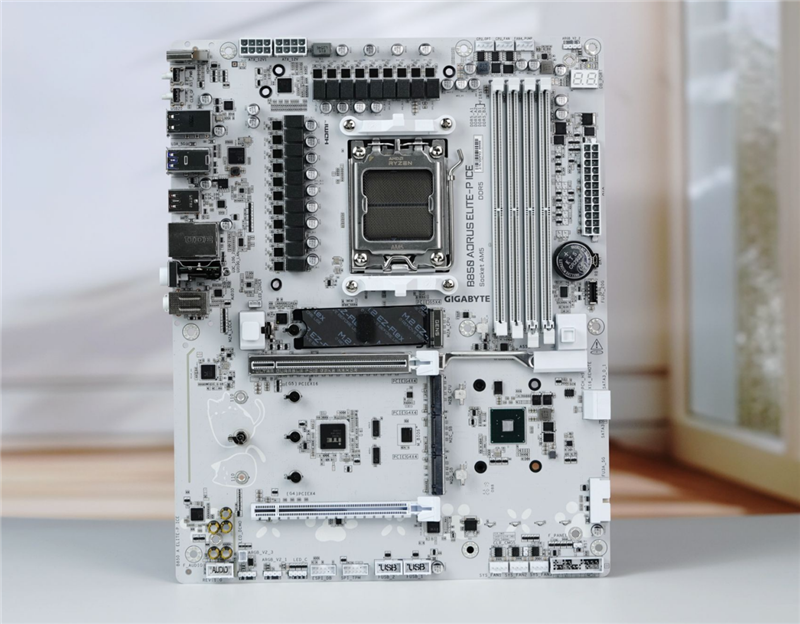 纯白搭配二次元!技嘉B850 AORUS ELITE-P ICE雕妹主板装机体验