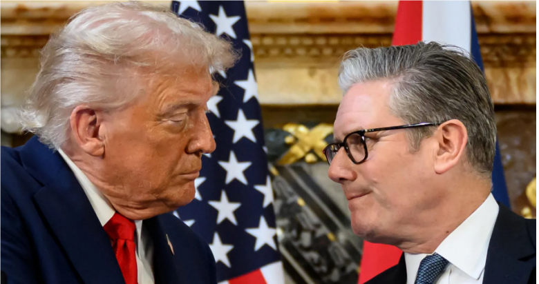 斯塔默(右)、特朗普 资料图 图源:英媒