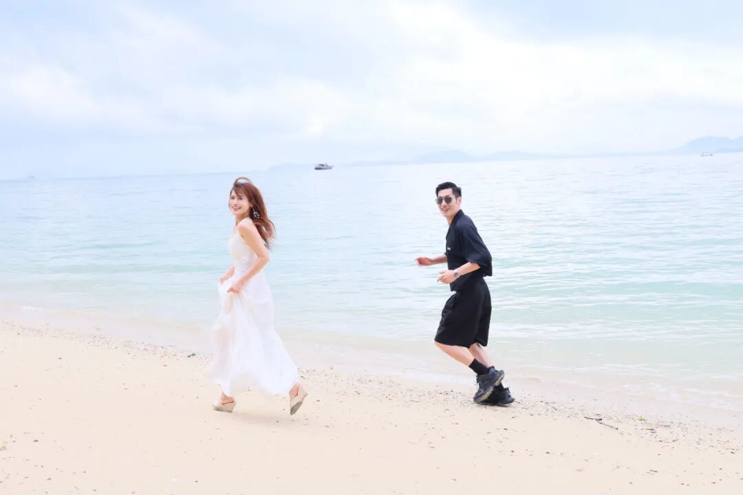 马晴和刘玉刚“牵手”成功。(图/受访者供图)