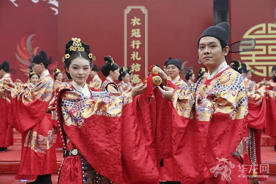 婚礼既有仪式感，也有文化味。第1眼TV-华龙网记者 李文科 摄